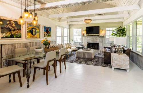Blanco House | Happiness Ranch - Pecan Tree House