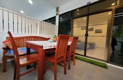 Rayong Apartment | Happy Day, 2 bedroom home for up to 6 people