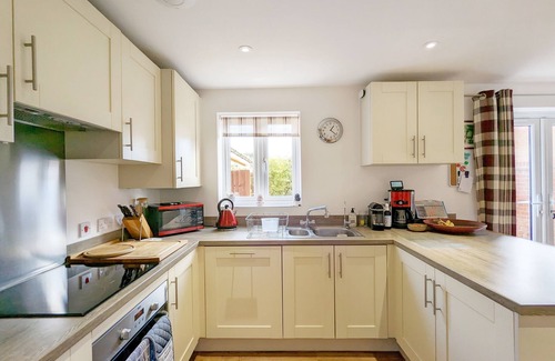 Ford Cottage | Happy Days - a family house that sleeps 5 guests in 3 bedrooms