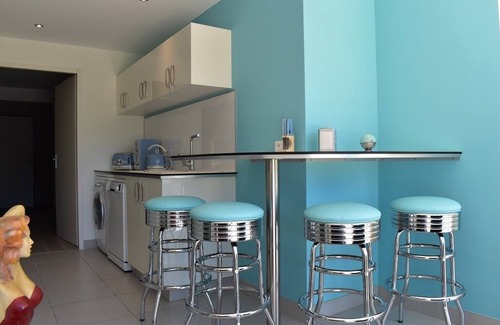 Grabels House | HAPPY DAYS ACCOMMODATION IN A 2-HECTARE PROPERTY NEAR MONTPELLIER SWIMMING POOL