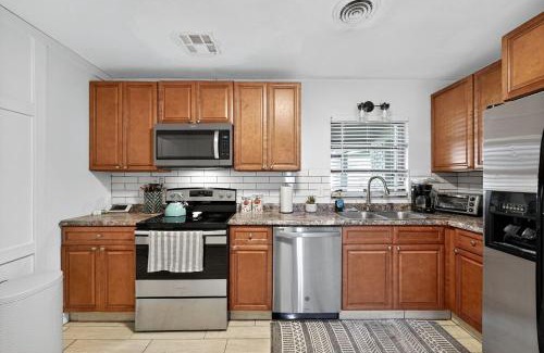 Lakeland House | Happy Days at Two Oaks 4BD Home Minutes From Beautiful Lake Hollingsworth