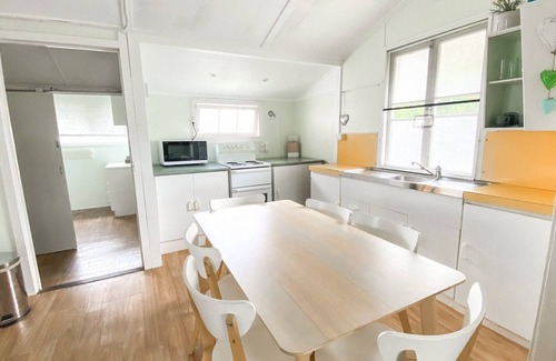 Traviston House | Happy Days - Burrum Heads- Close to Boatramp- 2BR