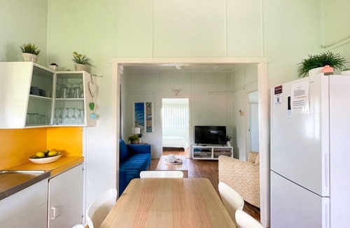 Traviston House | Happy Days - Burrum Heads- Close to Boatramp- 2BR