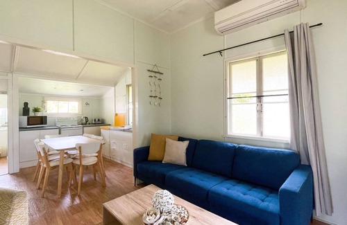Traviston House | Happy Days - Burrum Heads- Close to Boatramp- 2BR