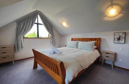 Te Anau House | Happy Days Hideaway