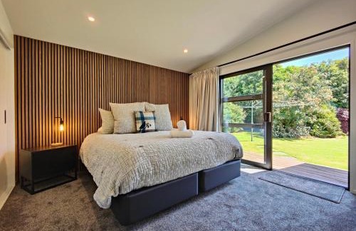 Te Anau House | Happy Days Hideaway