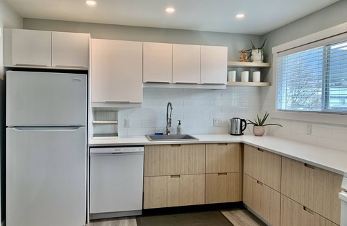 Central Okanagan House | Happy Ever Active Hideaway with Large Deck & Lake View - Oyama, Lake Country