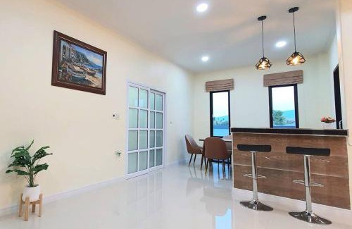 Phlap Phla House | Happy Family