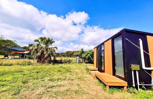Manzhou House | Happy Farmer House X by Tiny Away