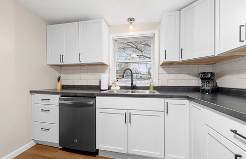 Sioux Falls House | Happy Haven: A Delightful 2 Bedroom Central Retreat