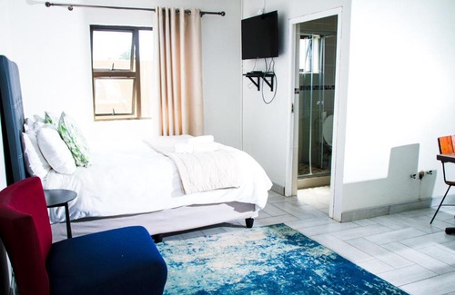 Bizana Hotel | Happy Hen Guest Lodge