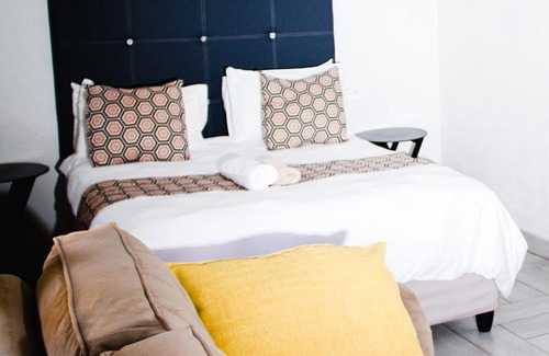 Bizana Hotel | Happy Hen Guest Lodge