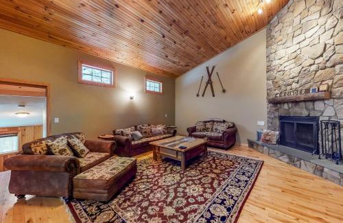 Woodstock House | Happy Hideaway
