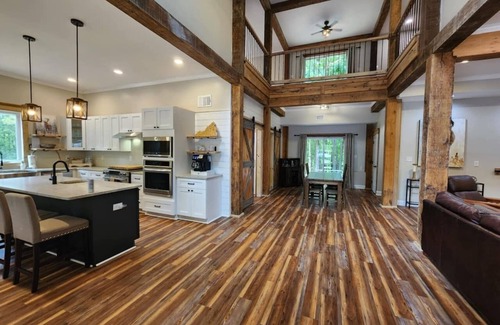 Cumberland House | Happy Hollow Barndominium Retreat