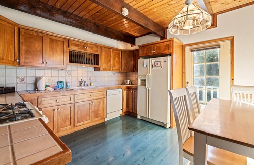 Fawnskin Cabin | Happy Hollow - North Shore, Fireplace, Deck, Fenced Yard, BBQ
