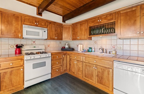 Fawnskin Cabin | Happy Hollow - North Shore, Fireplace, Deck, Fenced Yard, BBQ