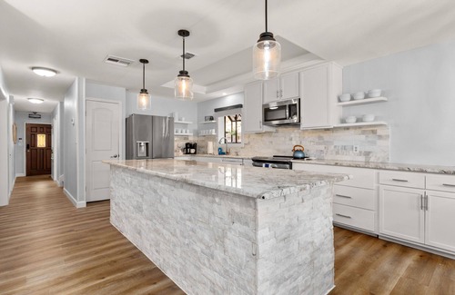 McQueeney House | Happy Hollow on Lake McQueeney!