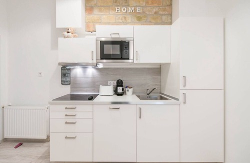 Nepszinhaz negyed Apartment | happy home Budapest WHITE Central located apartment with 80 039 s pinball machine