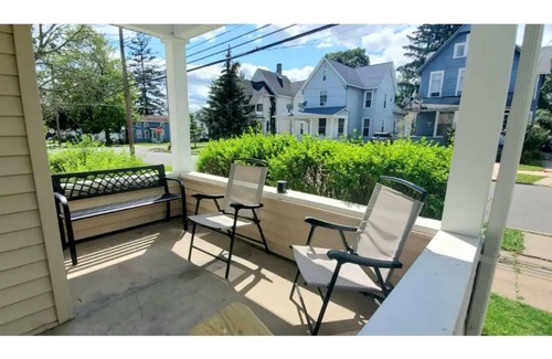Lockport Apartment | HAPPY HOME LOCKPORT #2 - 30 min to Niagara Falls!