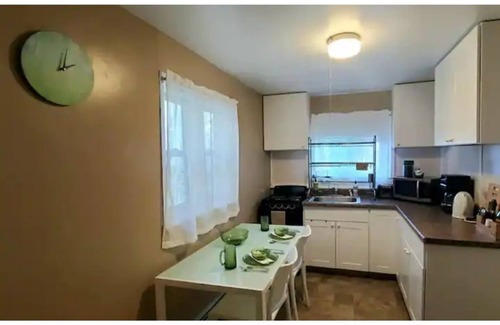 Lockport Apartment | HAPPY HOME LOCKPORT #3 - 30 min to Niagara Falls!