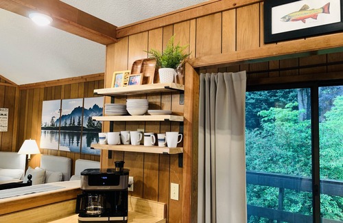 Hiawassee House | "Happy Hours" Family Lake Front Home w/Private Dock