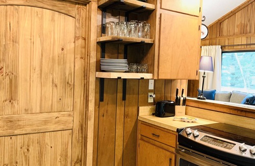 Hiawassee House | "Happy Hours" Family Lake Front Home w/Private Dock