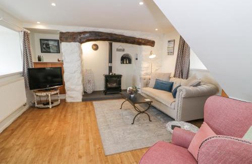 Llanfair House | Happy Landing