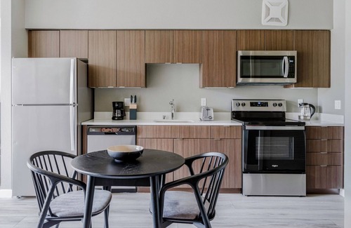 Oakland Apartment | Happy Oakland 1BR w/Courtyard & W/D, nr Bakeries & Bars, by Blueground