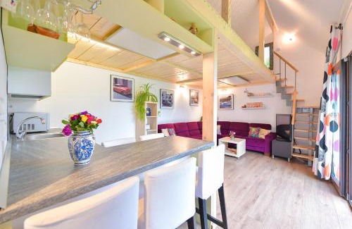 Domnesti House | Happy Place - Casuta Galbena