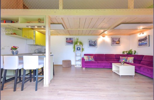 Domnesti House | Happy Place - Casuta Galbena
