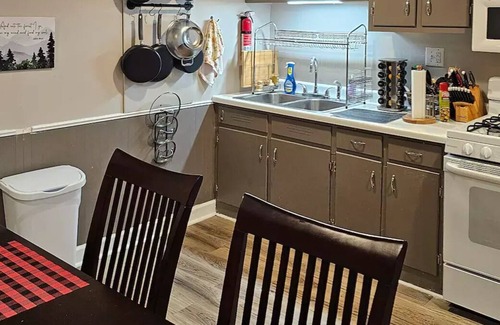 Roan Mountain Apartment | Happy Place Valley View: Soothe your soul at this unique, tranquil getaway.