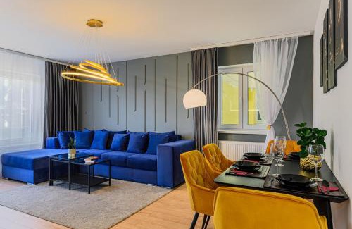 Tractorul Apartment | Happy Place with Mountain View