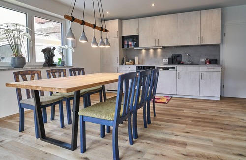 Guenzburg Apartment | Happy Queen vacation apartment