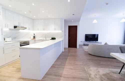 Dubai Marina Apartment | Happy Season - Luxury Upgraded 2BR Rimal JBR