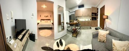 Larissa Apartment | Happy Stay