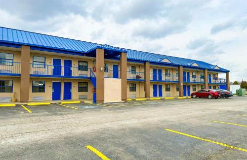 Madisonville Hotel | Happy Stay Inn Madisonville I-69 By OYO