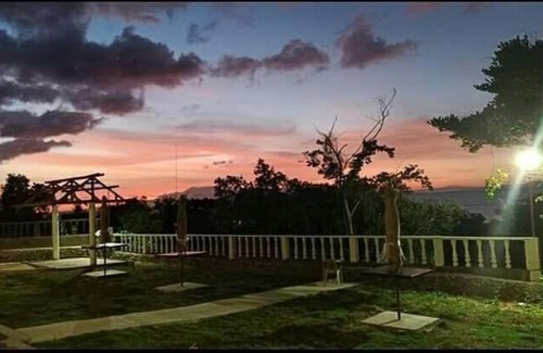 Larena House | Happy Sunset's Inn