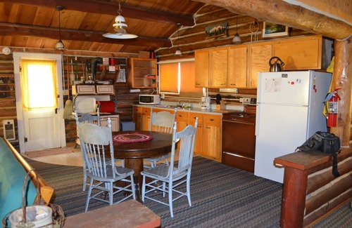 Silver City Cabin | Happy Trails Log Cabin in Silver City