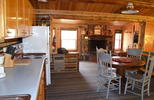 Silver City Cabin | Happy Trails Log Cabin in Silver City