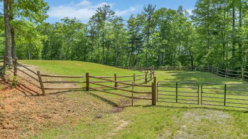 Ferguson House | Happy Trails