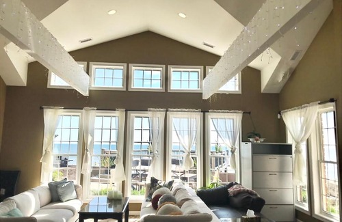 Kingsville House | Happy vacation home by Erie lake