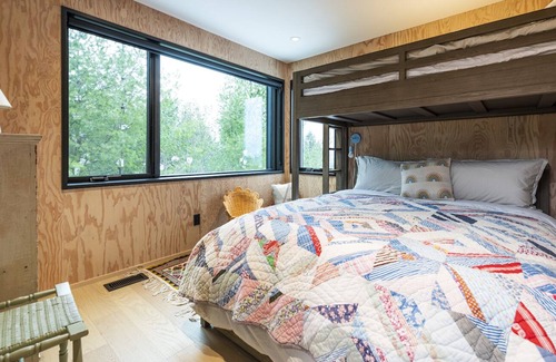 Meaford House | Happy Valley Cabin