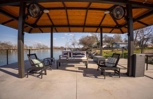New Braunfels House | Happy Waves
