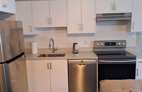 Langford House | Happy Zone Suite with A/C - Sleeps 4. Complimentary Refreshments !