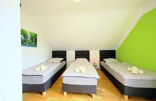 Ahlem-Badenstedt-Davenstedt Apartment | HappyBnB: naturally situated apartment with river-view, fireplace and playground