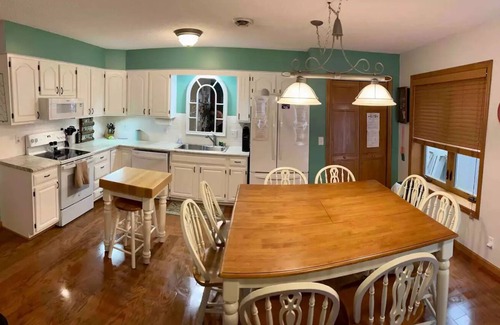 La Follette Condo | HappyDaze Condo: Views, Private Hot Tub, Pool, Comfy Beds
