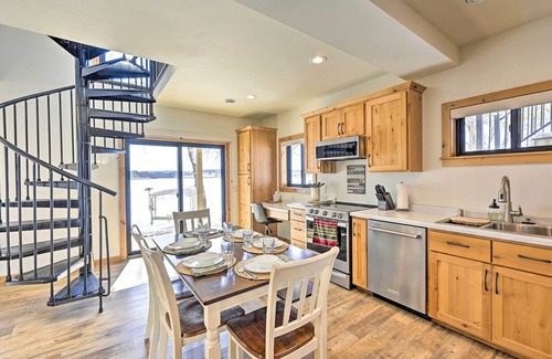 Okee Cabin | ‘Happy’s Haven’ Cabin w/Gas Grill & Fire Pit!