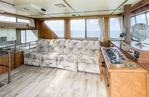 New Town Boat Rental | Happy’s Houseboat Key West