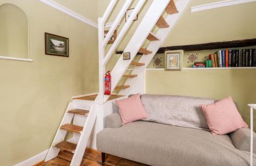 Waterlooville House | Hapton Folly