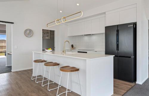 Wharewaka House | Harakeke Holiday Haven - Taupo